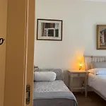 Mia 3*